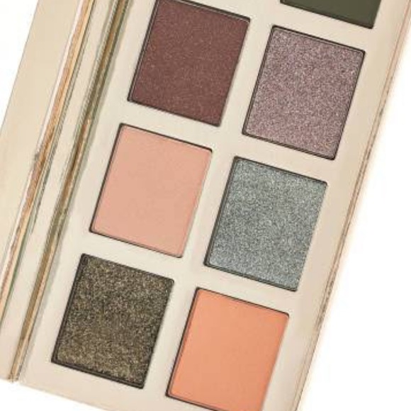 🥳🥳🥳HP🥳🥳🥳Camouflage Beauty Eyeshadow Palette
STILA - Picture 10 of 13